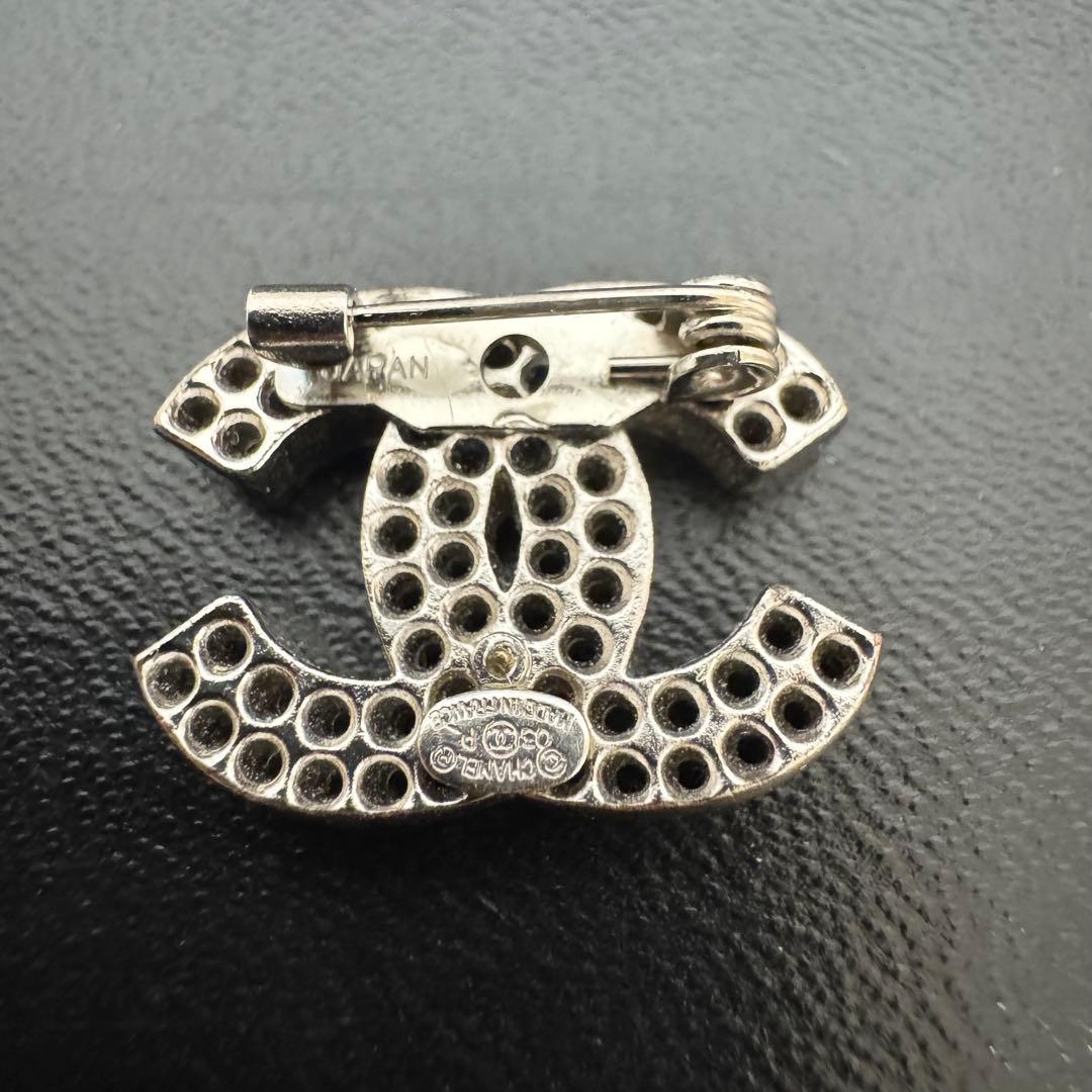 CHANEL シャネル ブローチ パンチング シルバー 小物 レディース