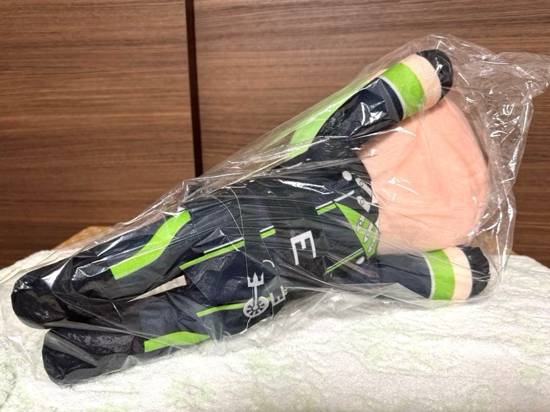 セベク　シルバー　メガジャンボ寝そべりぬいぐるみ　★ ディズニー　ツイステ