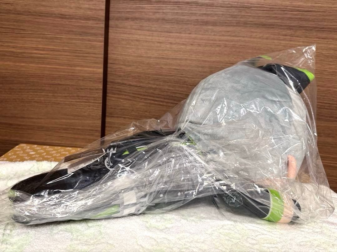 セベク　シルバー　メガジャンボ寝そべりぬいぐるみ　★ ディズニー　ツイステ