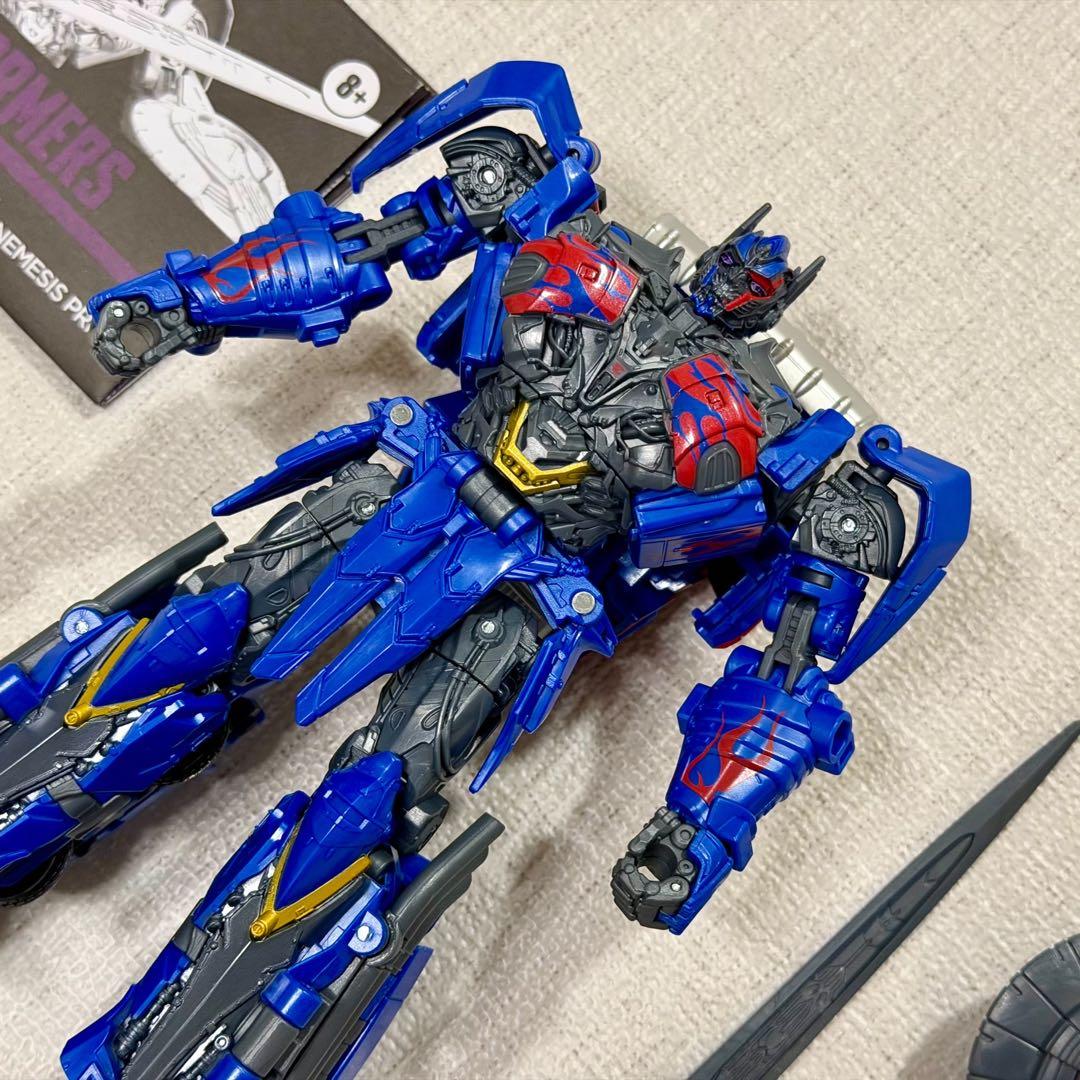 トランスフォーマースタジオシリーズ ネメシスプライム (最近の騎士)