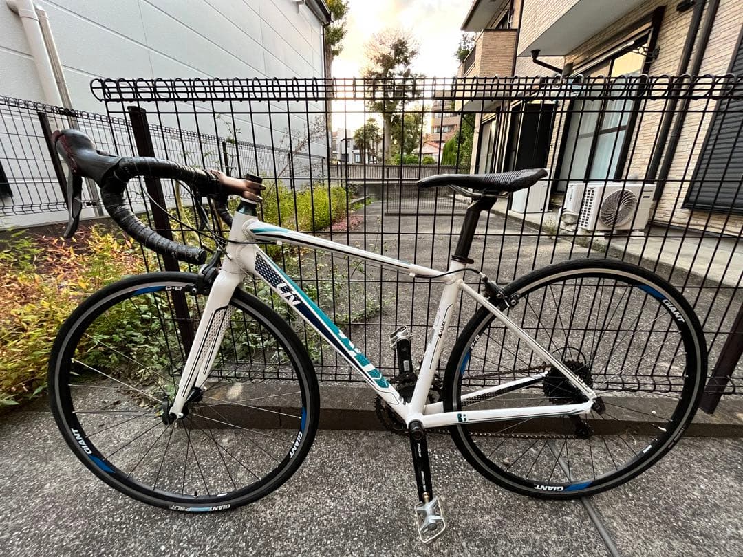 自転車本体 GIANT LIV AVAIL