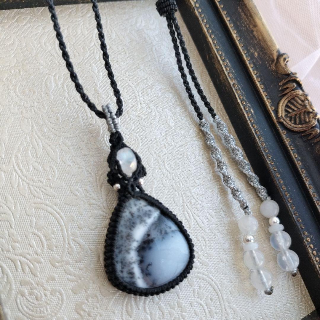 デンドライトオパール　ブルームーンストーン　マクラメ編みネックレス他1点同梱