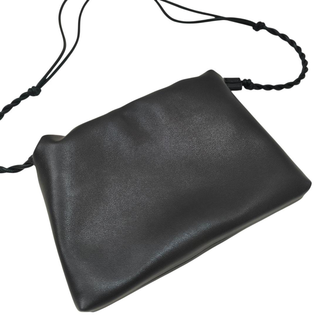 サロンアダムエロペ　スプリットレザードロストミニショルダー　巾着バッグ　黒