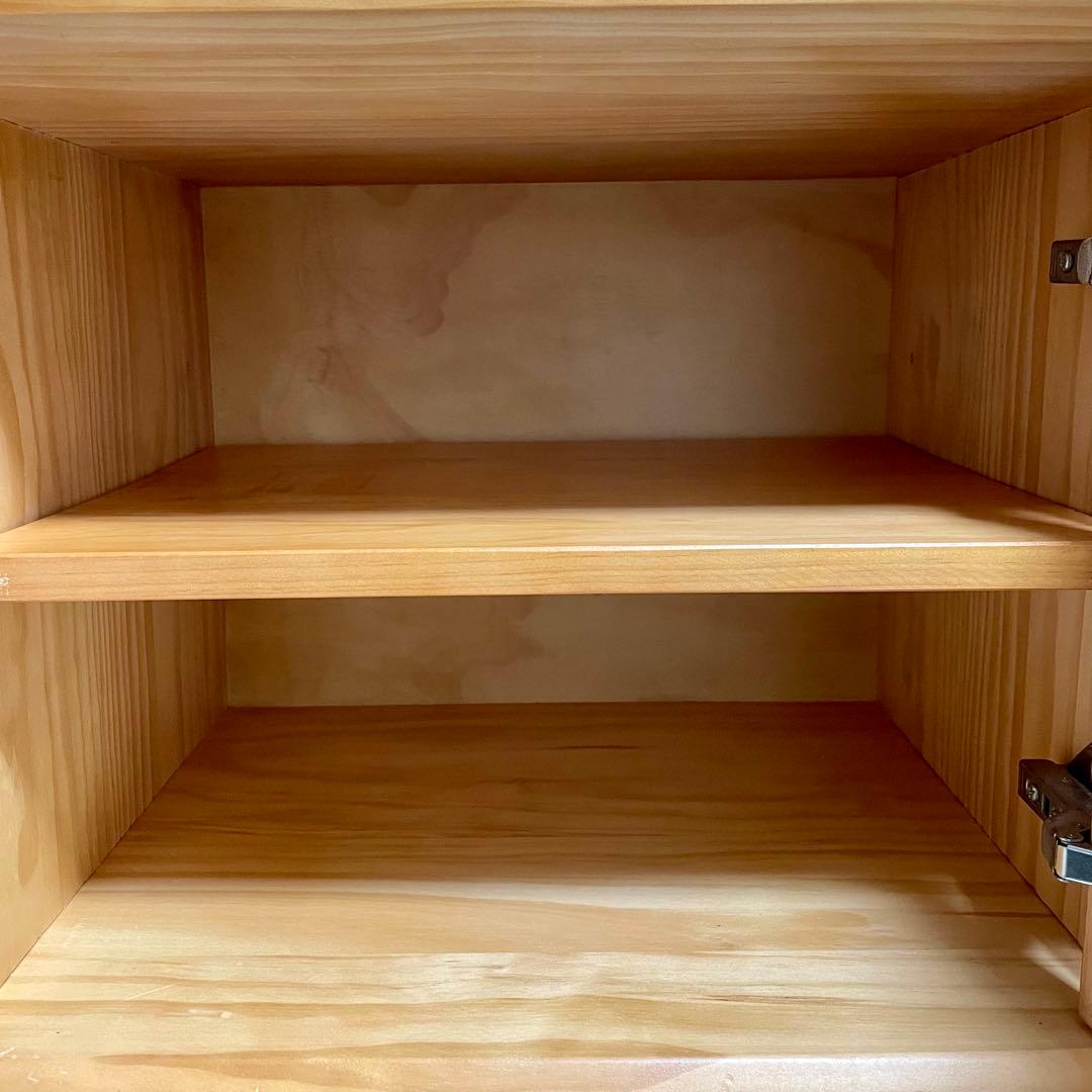 木製ラタン扉キャビネット