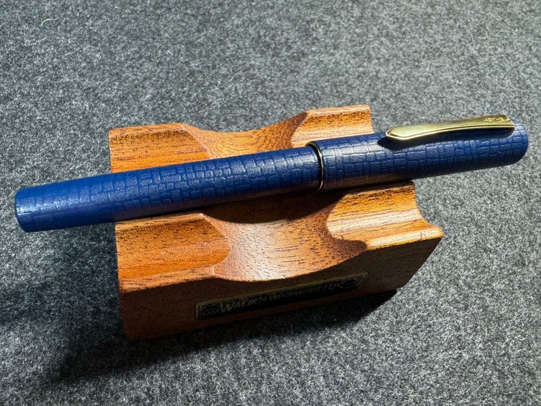 パイロット 変わり塗り石目 ダークブルー F 万年筆