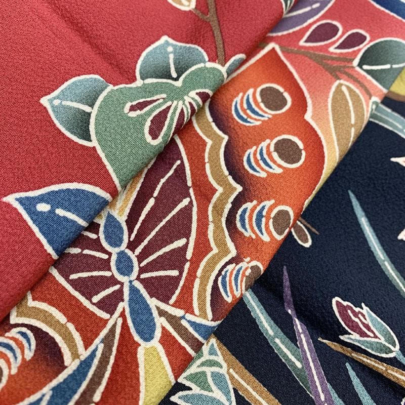 512z21☆三松 紅型振袖 小柄な方にも 古典柄 蝶 赤☆美品 成人式 結婚式