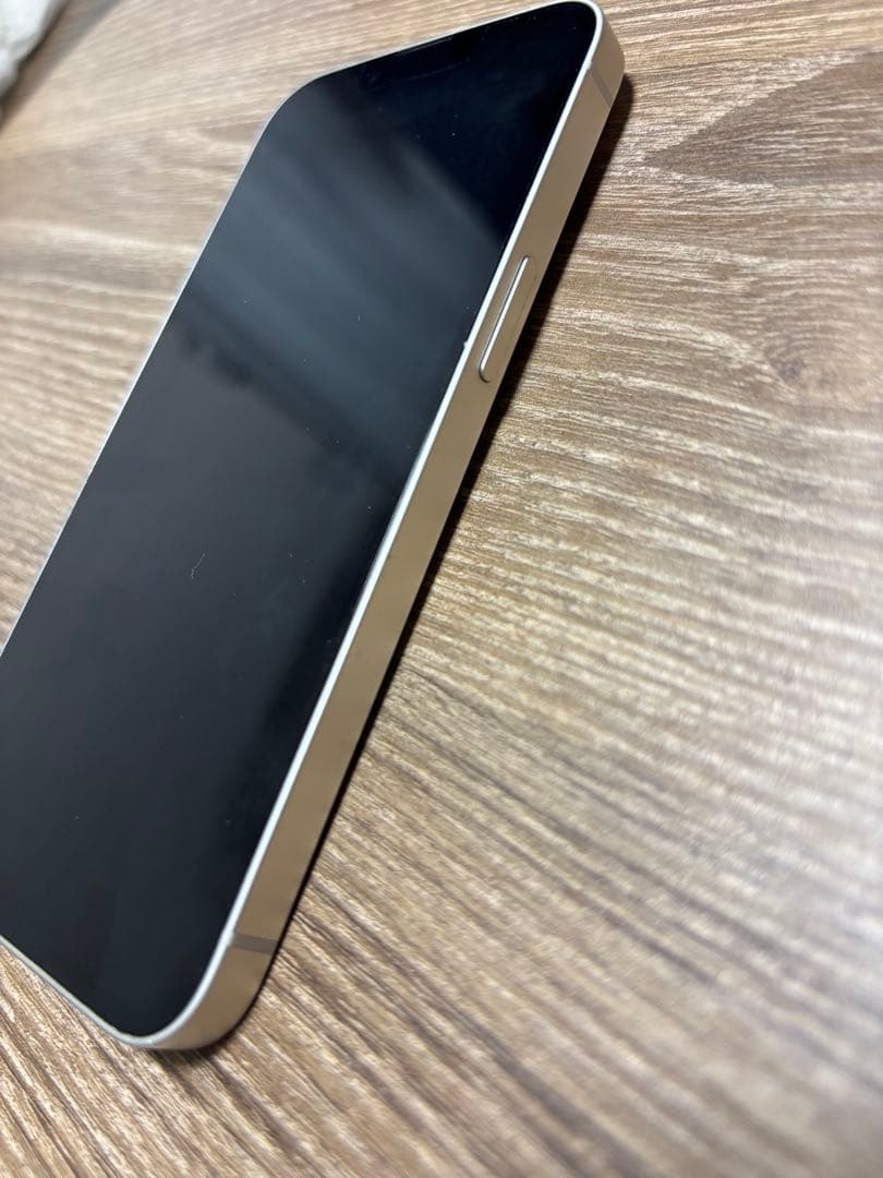 Apple iPhone14 本体　ホワイト　スターライト