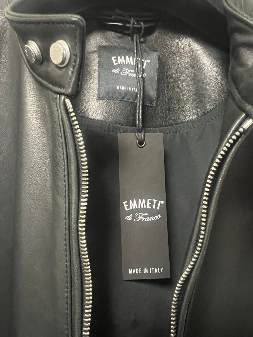 美品　EMMETI H UOMO ブラック　44 エンメティ　アッカ