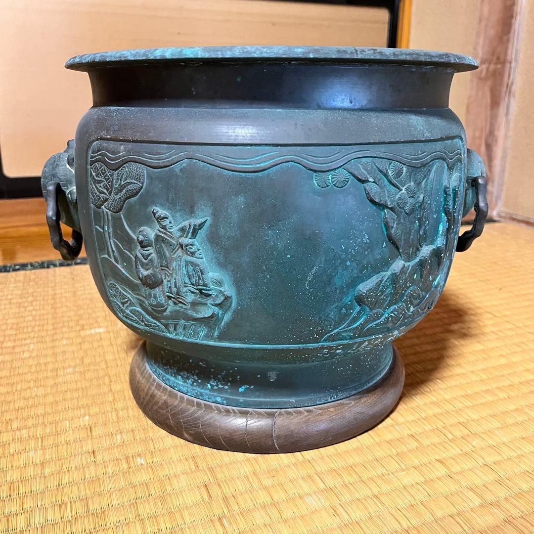 青銅　火鉢　持ち手に亀の装飾