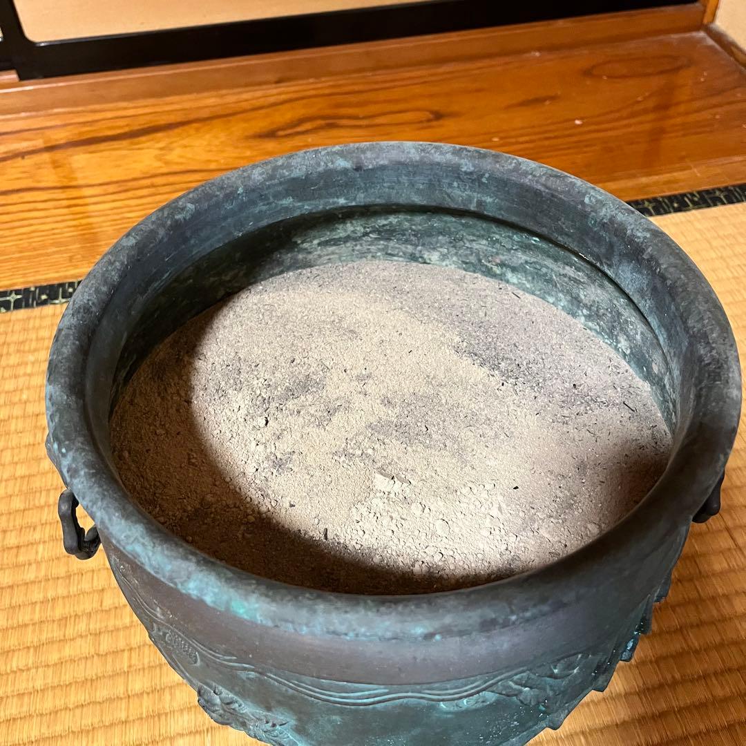 青銅　火鉢　持ち手に亀の装飾