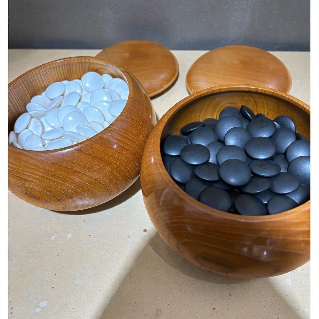 【重厚6寸】天然木 囲碁板 セット 脚付碁盤 蛤碁石 那智黒石 ヘソ付 良木目