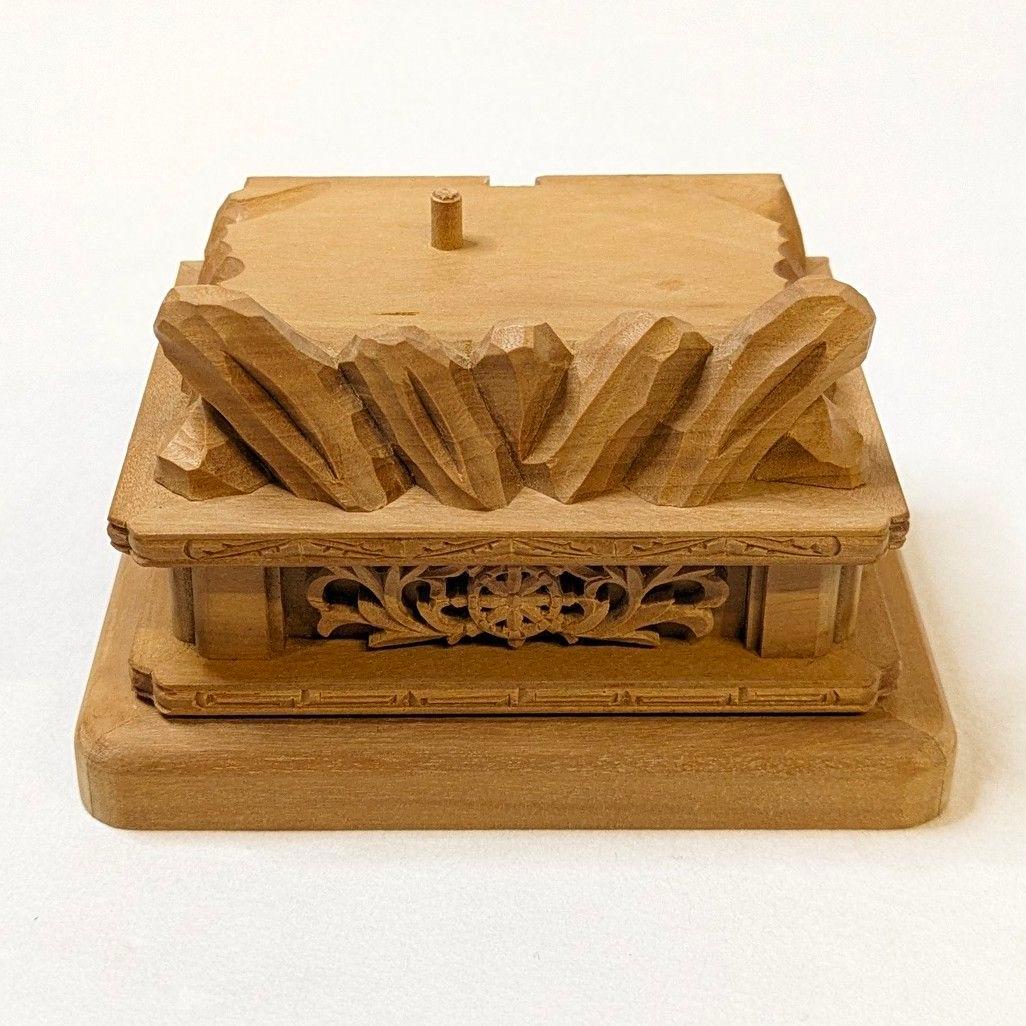 【セール最終日・新品】 不動明王　総白檀　上彫　総高さ約21㎝　台付　不動様