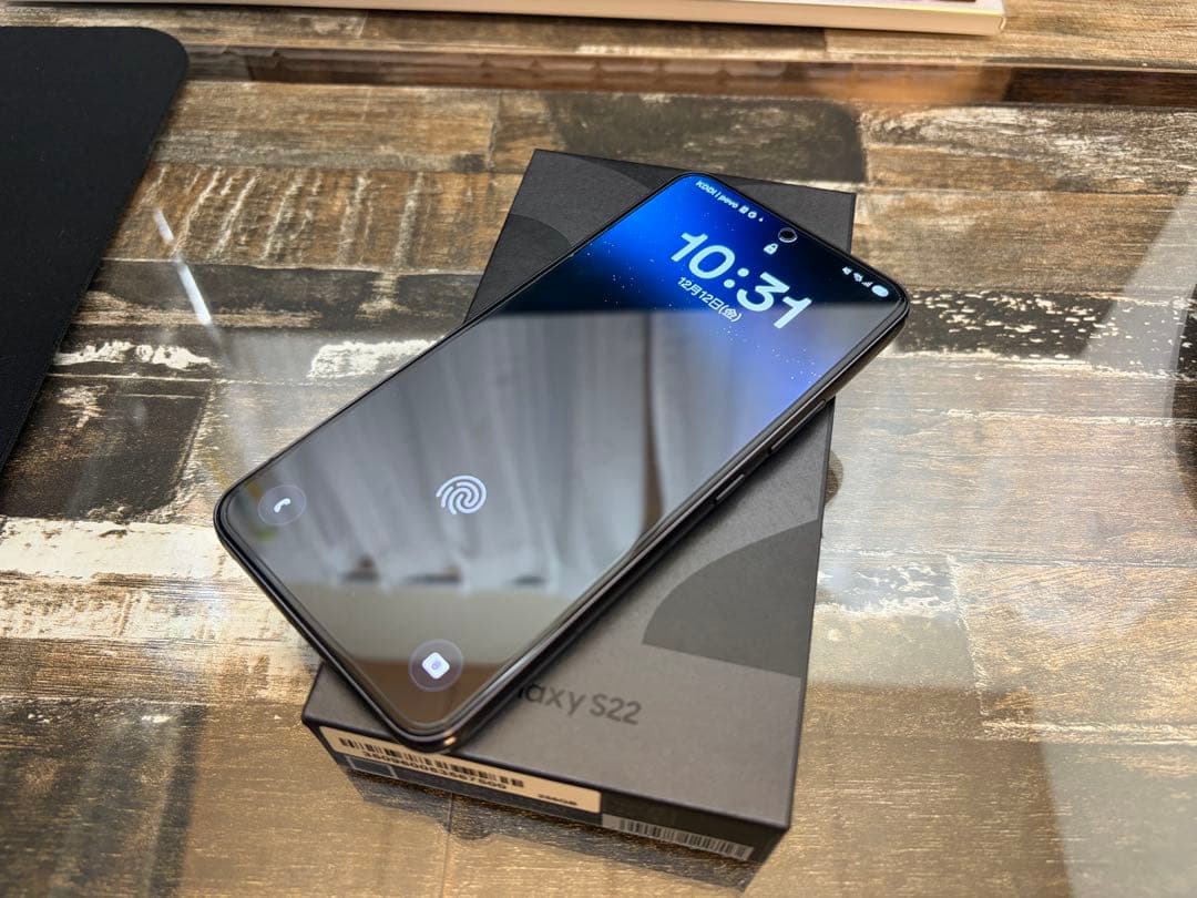 Samsung Galaxy S22 本体 ケース付き ブラック