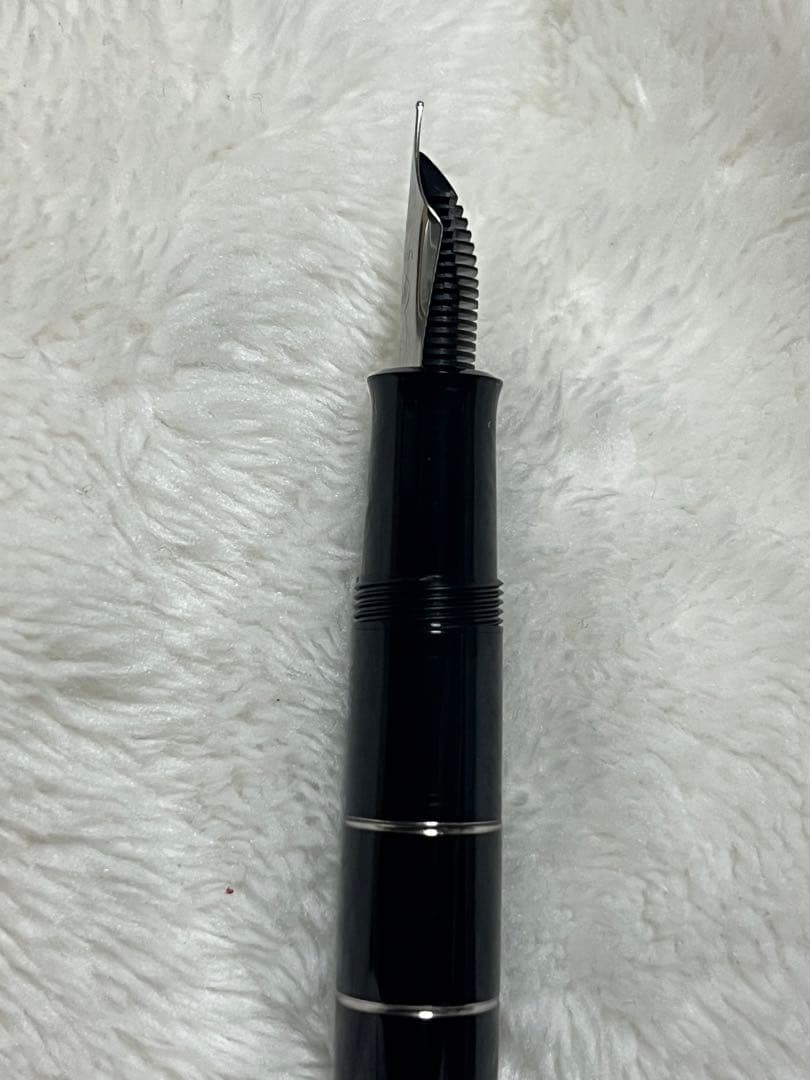 ☆新品未使用 ペリカン 万年筆 クラシック M215 ブラック ニブEF 極細☆