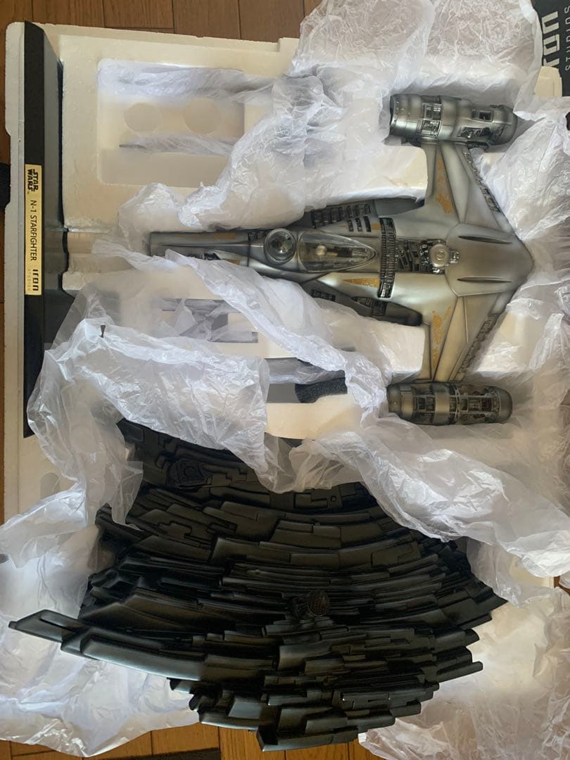 アイアンスタジオ　N-1 スターファイター 1/20スケール・スタチュー