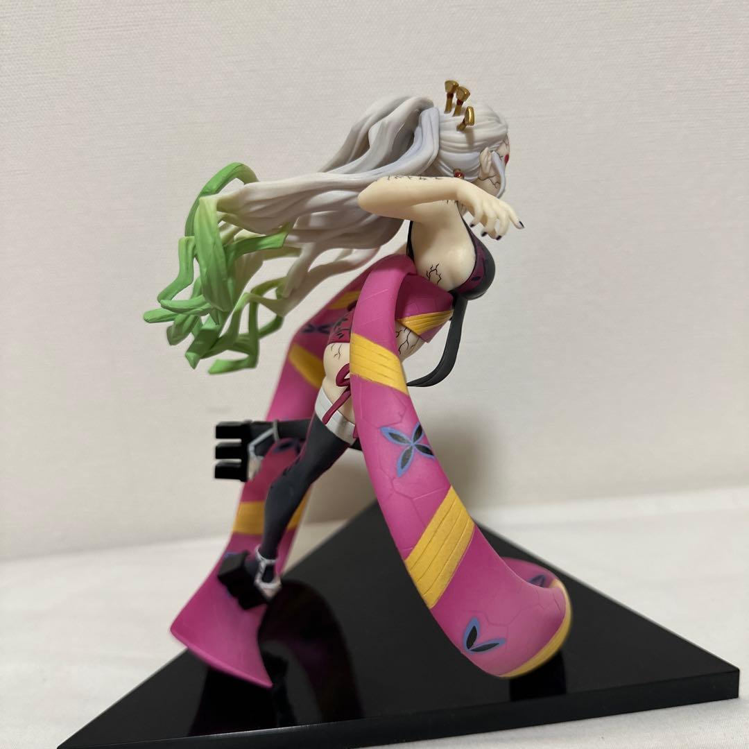 鬼滅の刃　堕姫(完全体) フィギュア