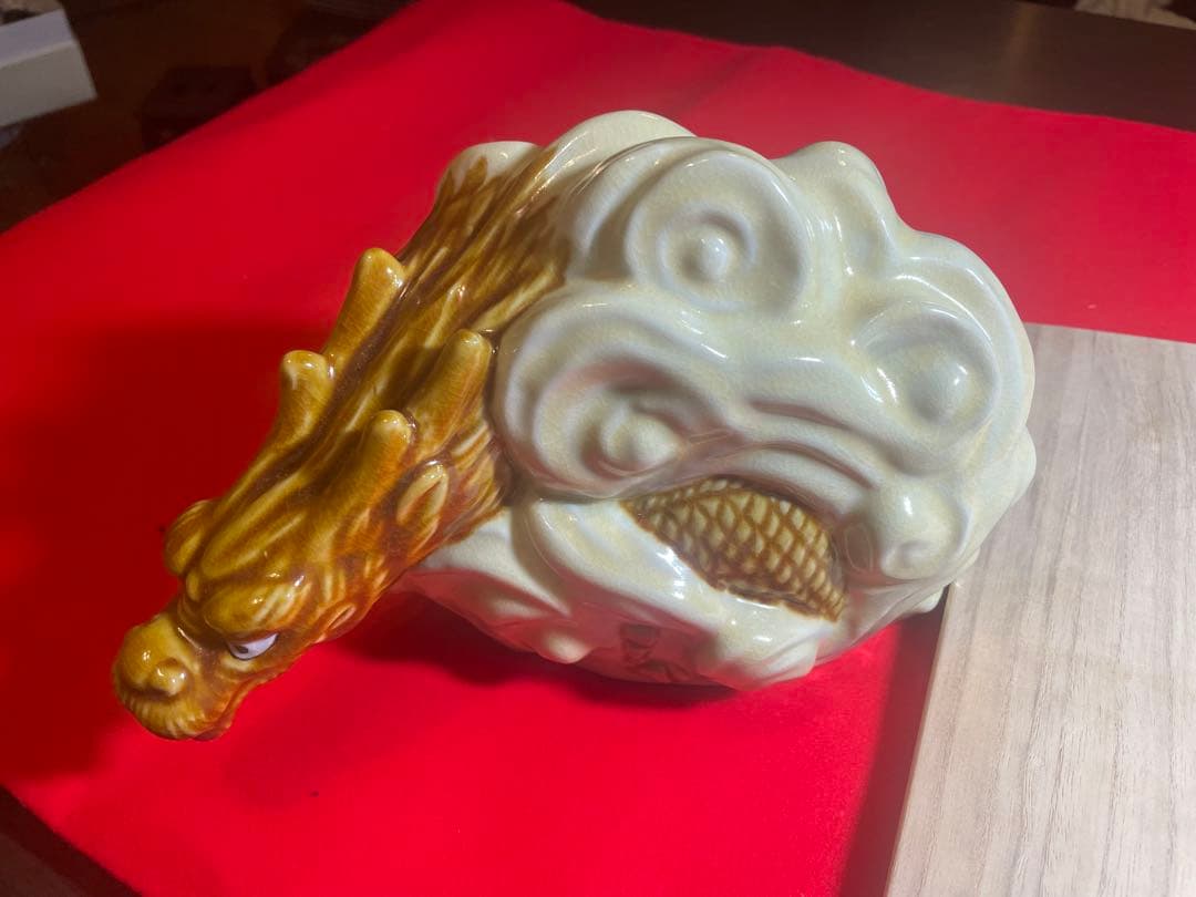 朝蔵五十吉　九谷焼陶器 龍の置物 クリーム色 金色