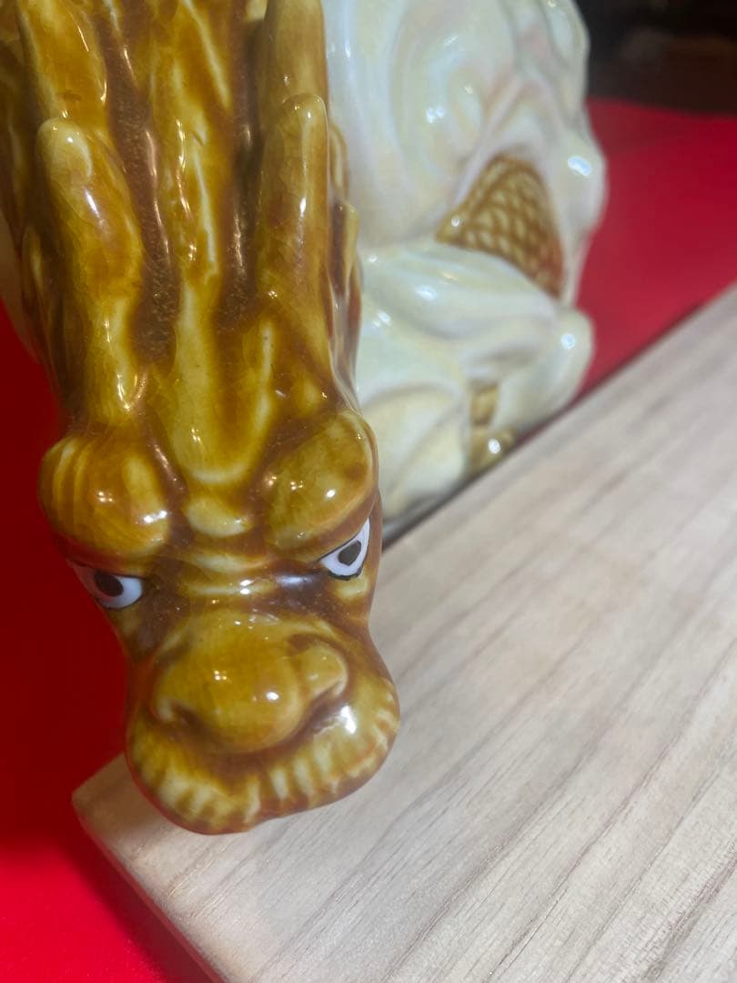 朝蔵五十吉　九谷焼陶器 龍の置物 クリーム色 金色