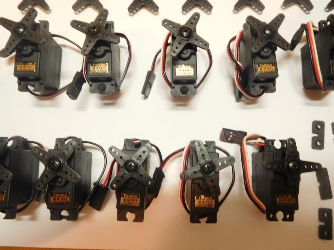 フタバ　 S3101 マイクロサーボ15個とその他まとめ売り