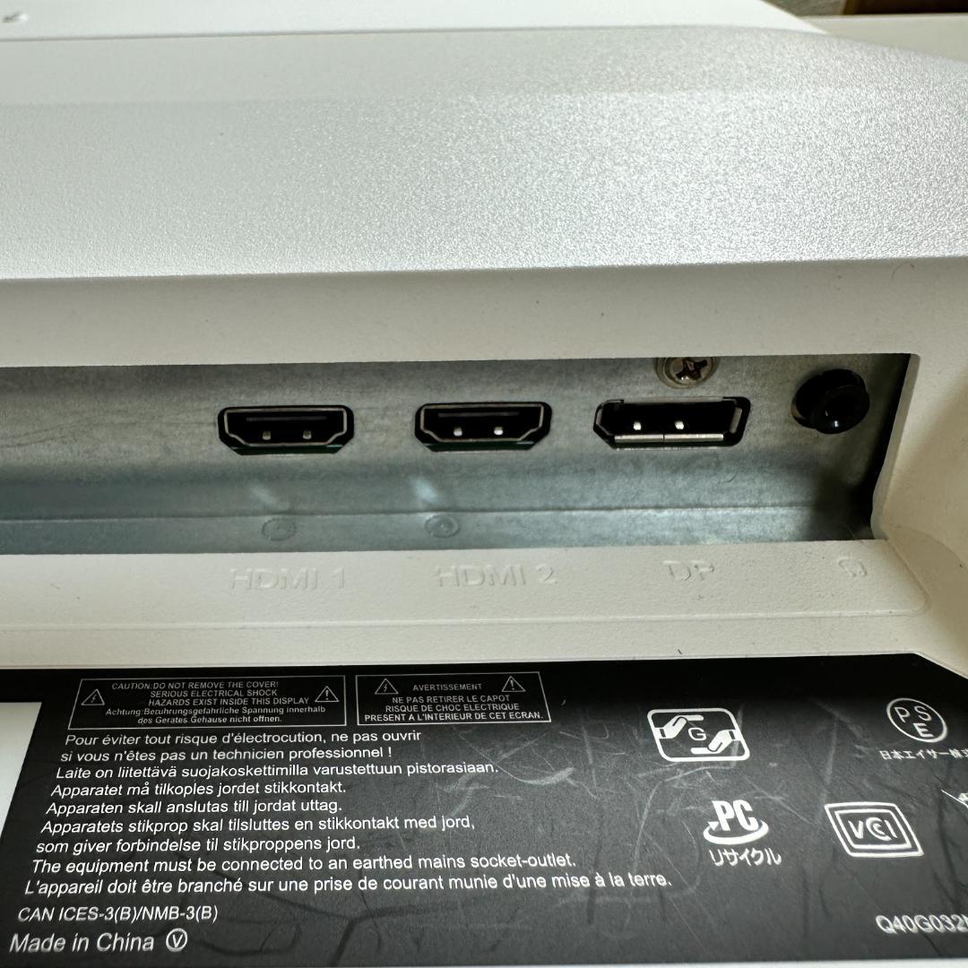 acer 4K 31.5型 液晶モニター