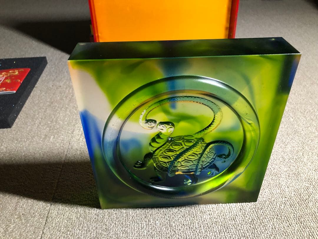 瑠璃置物。玄武文。美品。2005年作品。琉璃工坊。美術品。自家藏出。