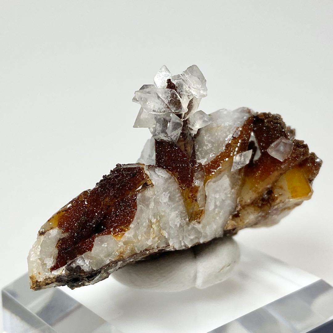 クォーツ　カルサイト　ロシア産　鉱物標本　原石　天然石　ストーン　共生　蛍光