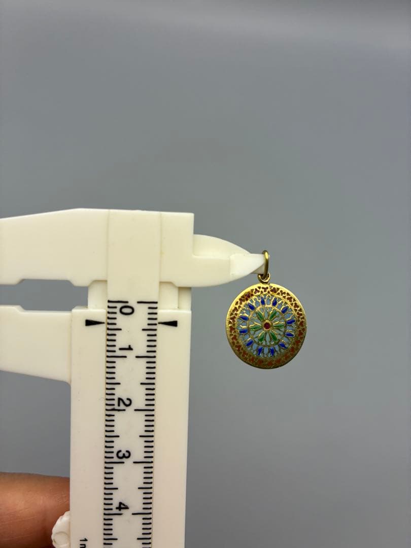 せりな⭐️ ノートルダム聖堂　ペンダント　レディース　k18