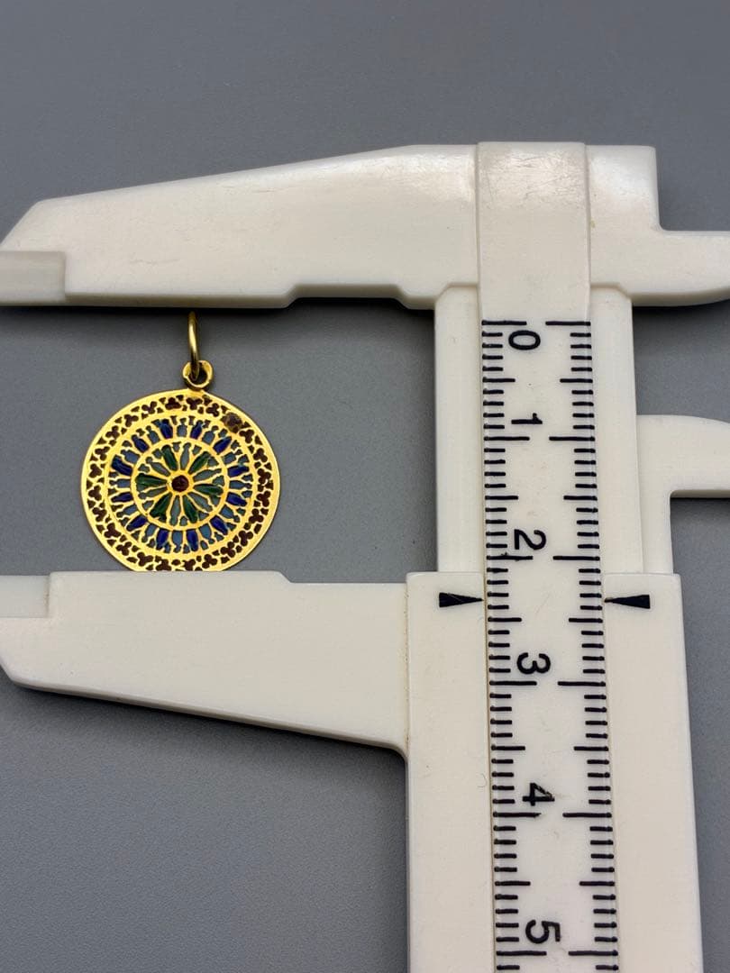 せりな⭐️ ノートルダム聖堂　ペンダント　レディース　k18