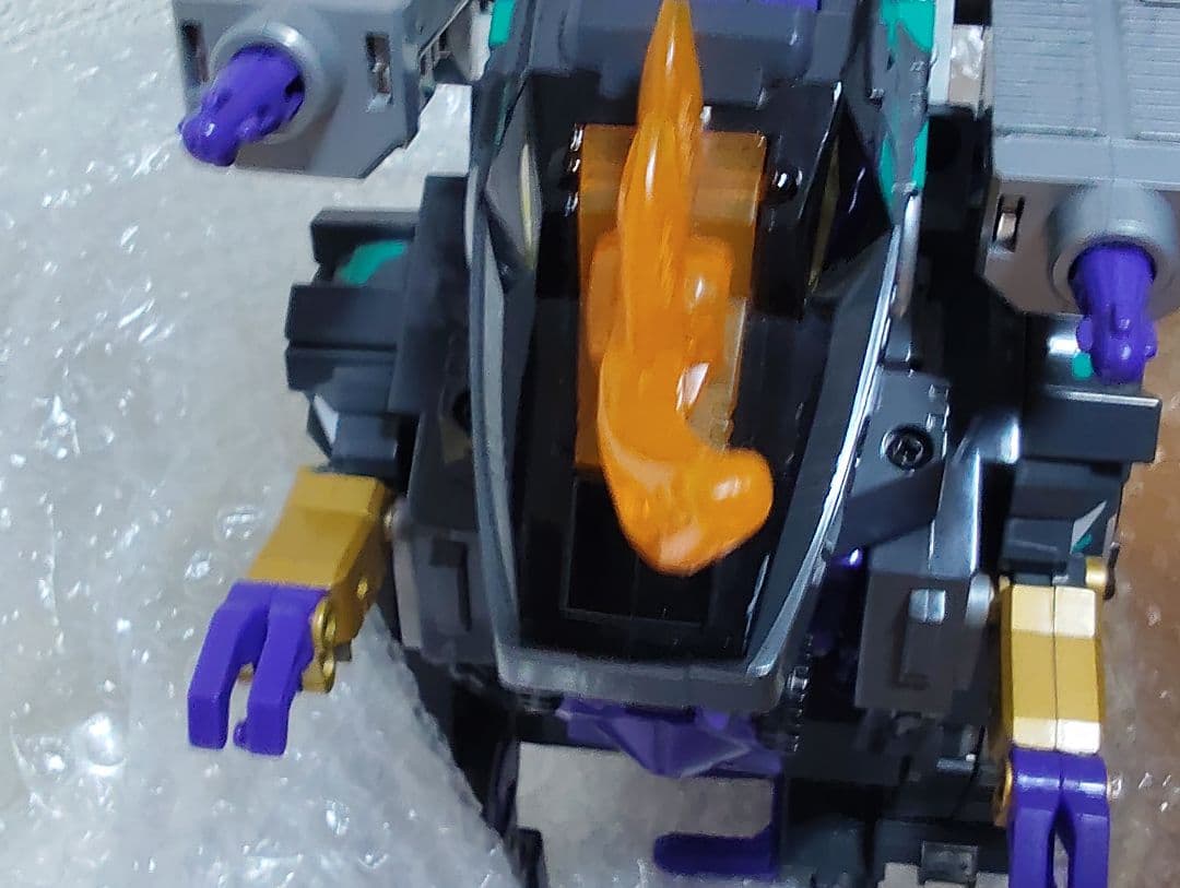 付属有 ギガストーム ビースト