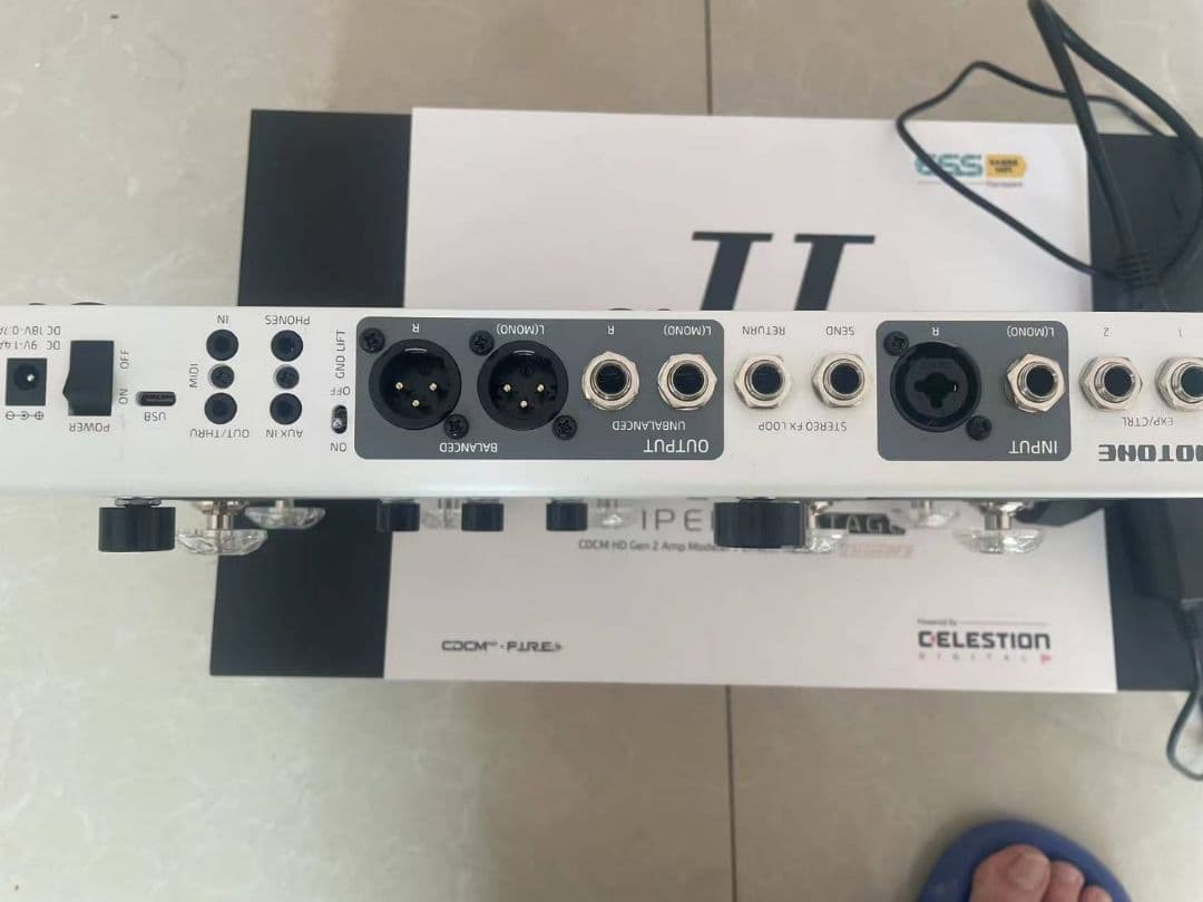 Hotone Ampero II Stage ギターエフェクター