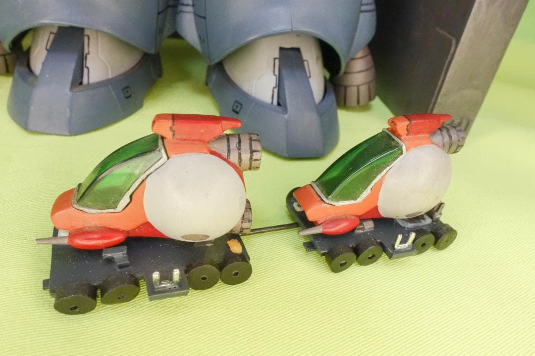 【全塗装完成品】1/100　ラウンド・バーニアン・バイファム ／整備ハンガー付