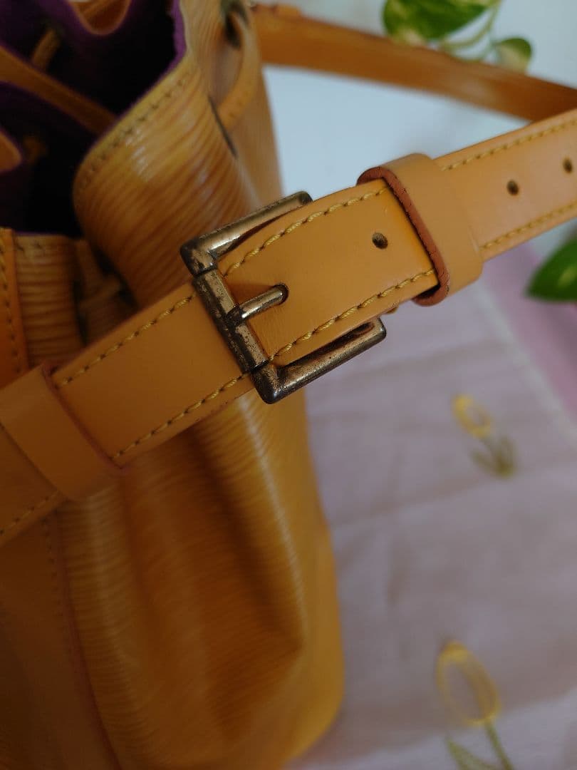 ルイヴィトンLouis Vuitton プチノエ　イエロー