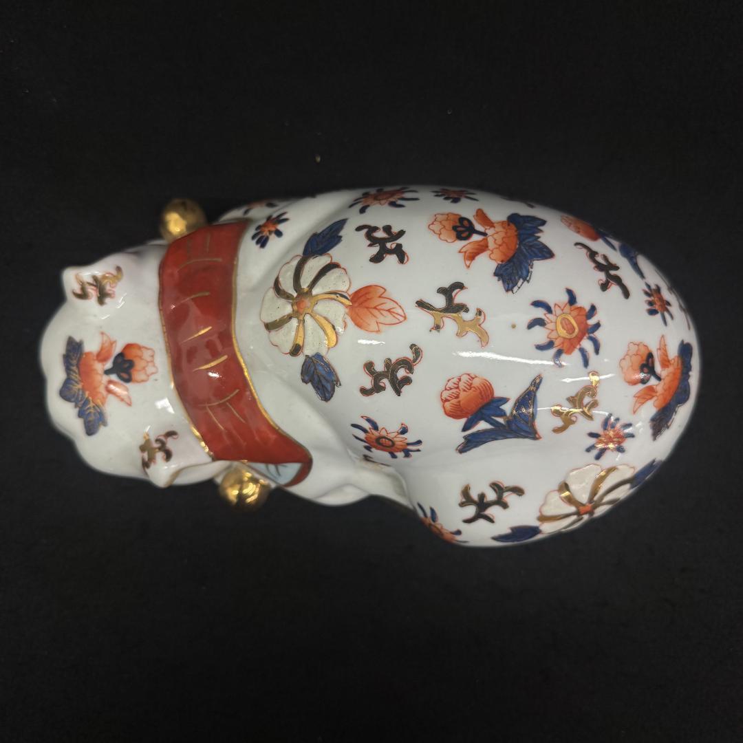 古伊万里 染錦 眠り猫 金彩色絵 猫 置物 招き猫 縁起物 24cm