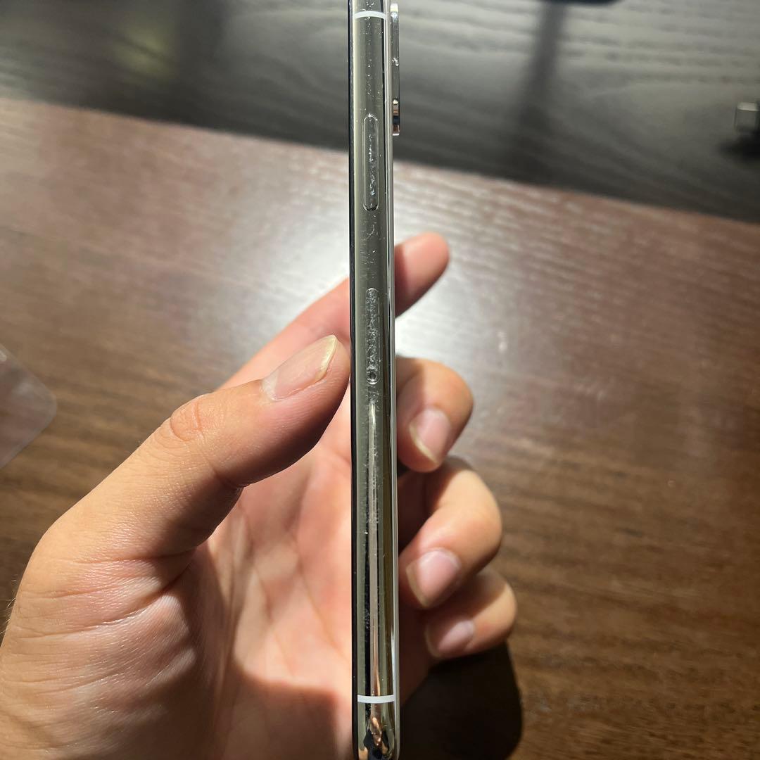 Apple iPhoneXS 64GB シルバー