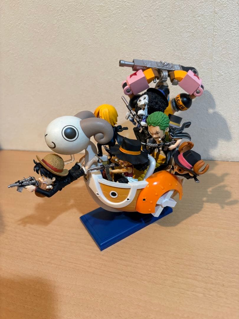 ワンピース ワールドコレクタブルフィギュア ミニメリー号 ATTACK