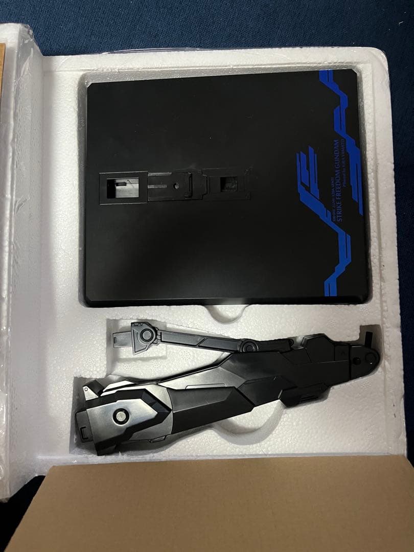 メタルビルドストライクフリーダムガンダム　2024ver 本体+光の翼(未開封)