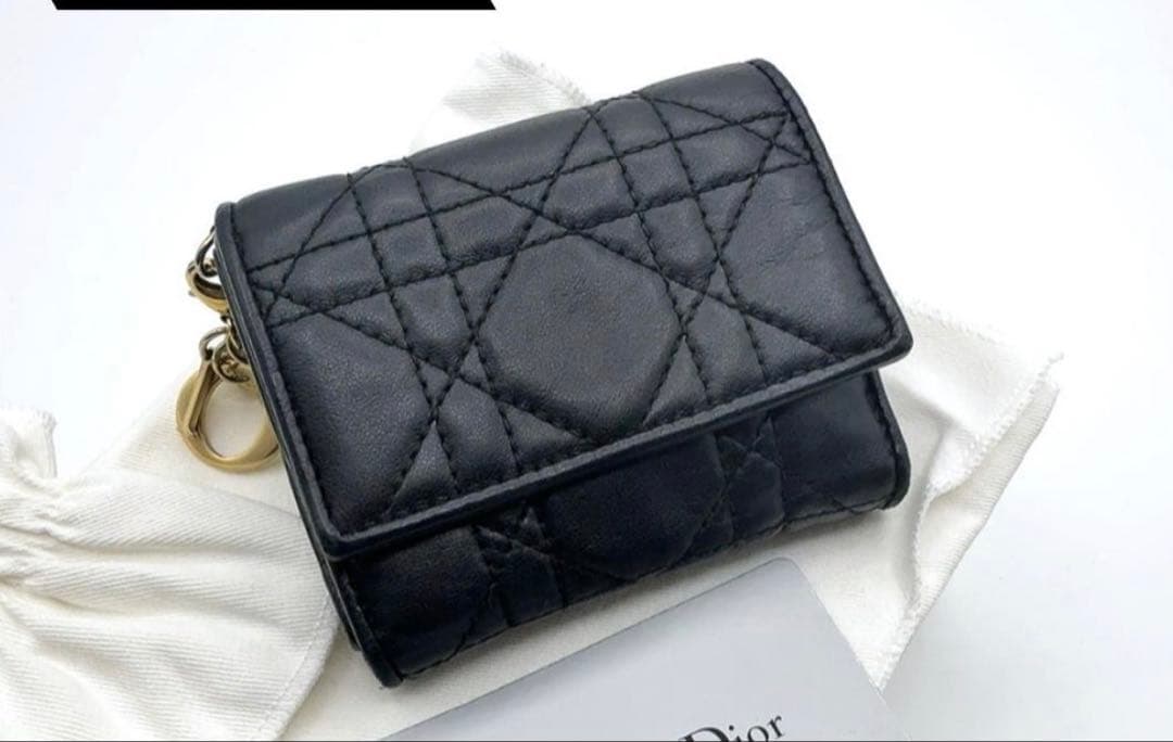 dior折り財布