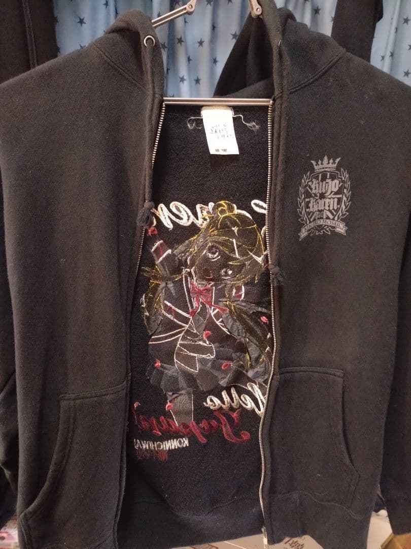 九条カレン 刺繍ジップパーカー [ハロー！！きんいろモザイク] Lサイズ