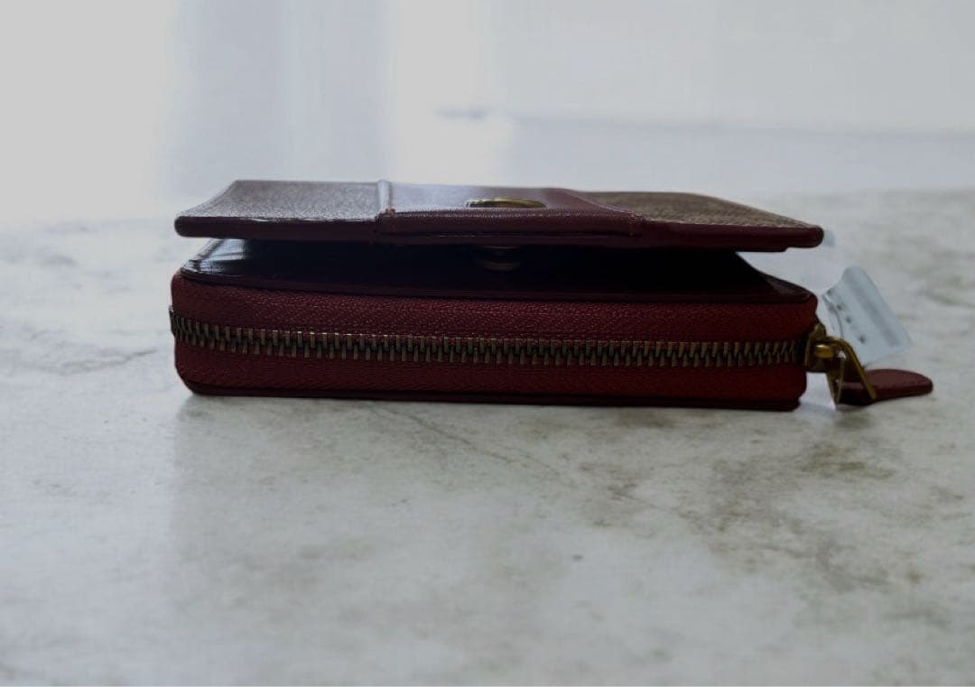 【新品】COACH ✨二つ折り財布ビルフォールド ウォレット新品