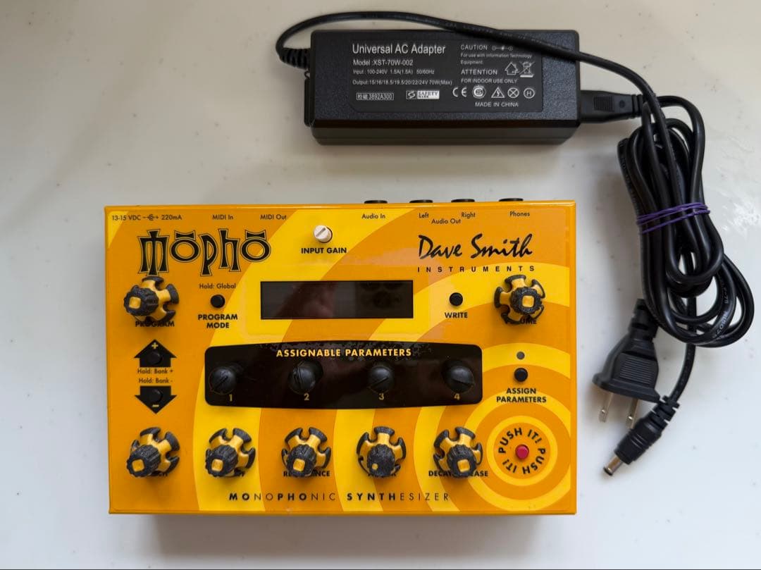 Dave Smith Instruments Mophoアナログシンセサイザー