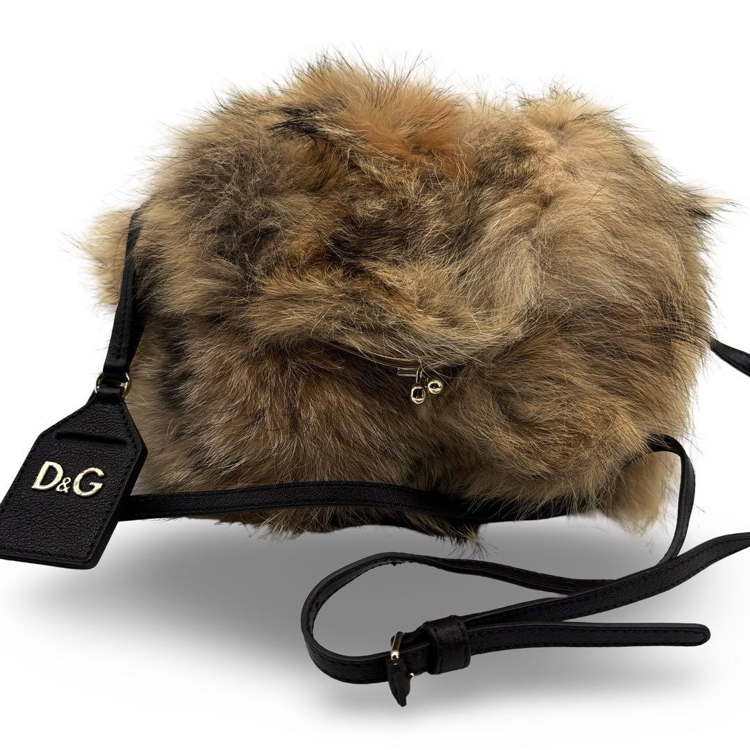 美品】 D&G ドルガバ 　ファー　ショルダーバッグ 　 レザー　ロゴ　　金具