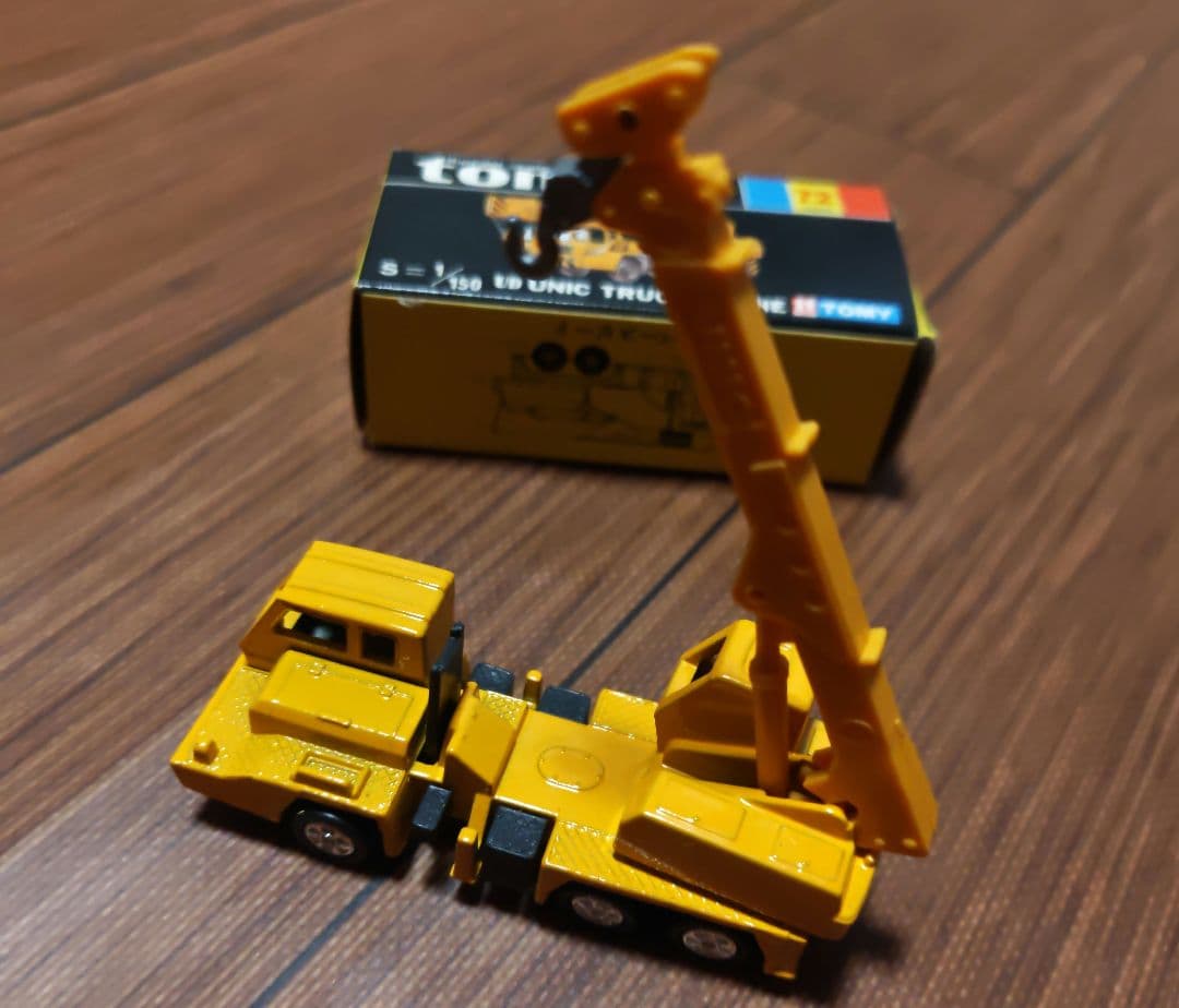 ＃トミカ72 ＃黒箱＃昭和　UD UNIC TRUCK CRANE 1/150