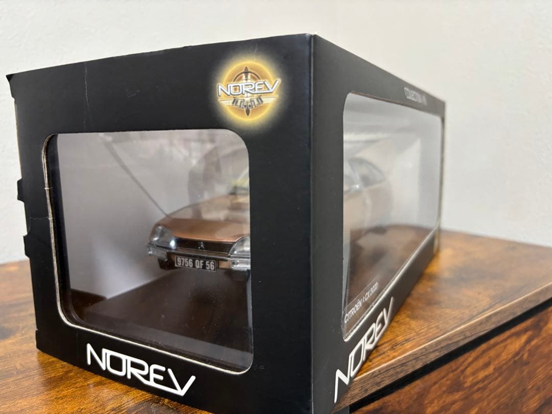 ノレブ　シトロエンCX2000 1/18 ミニカー