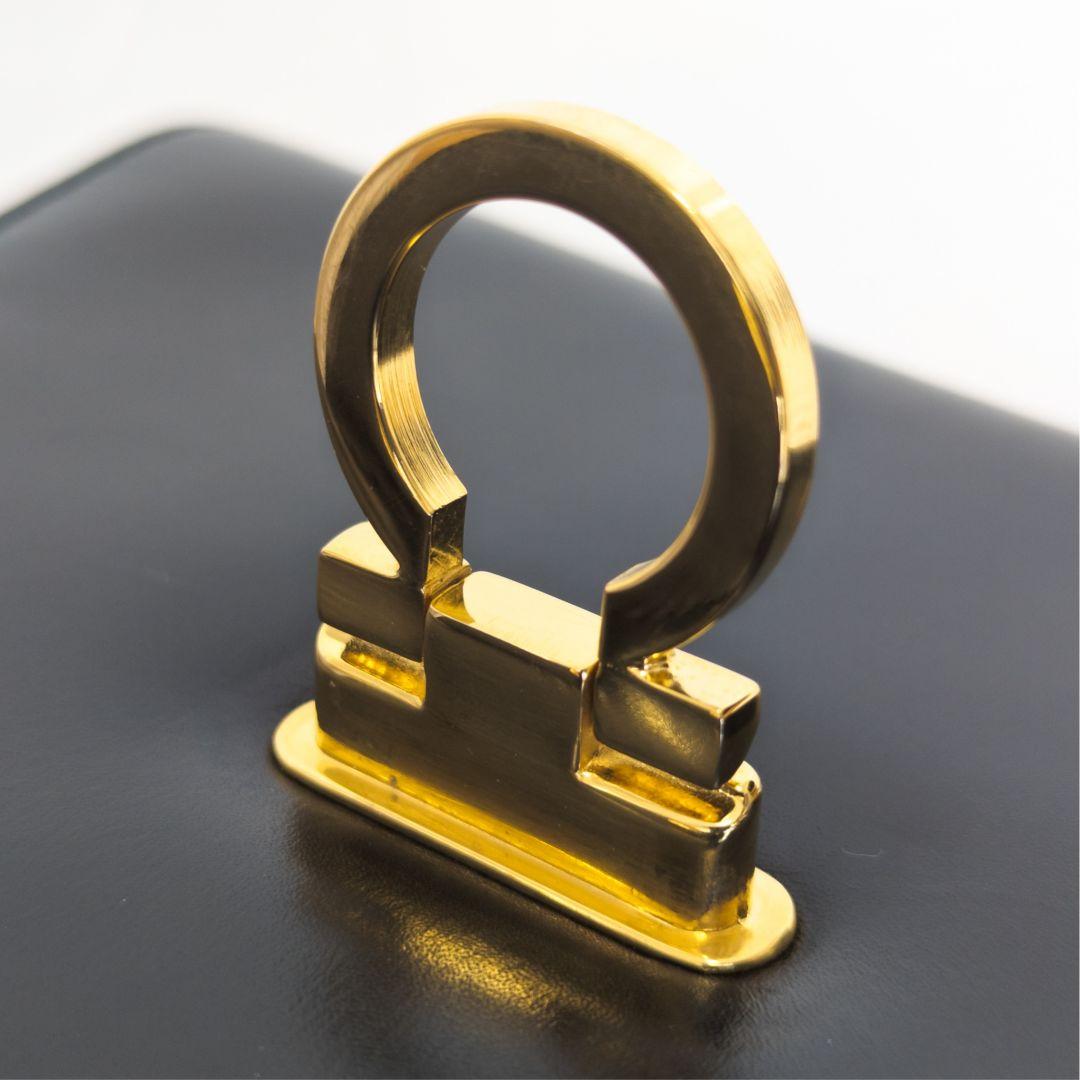 【極美品】 Ferragamo ガンチーニ ミニ ショルダーバッグ 保存袋付き