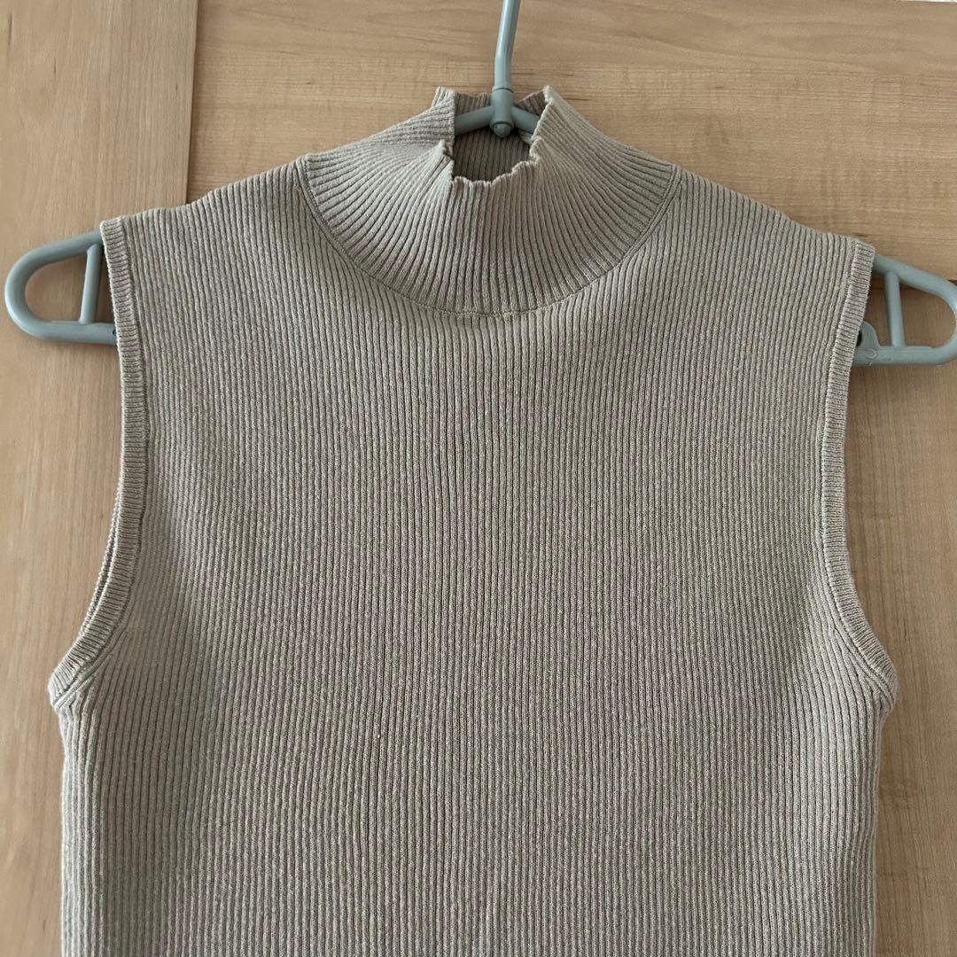 新品未使用THE SHISHIKUI ノースリーブハイネックトップス