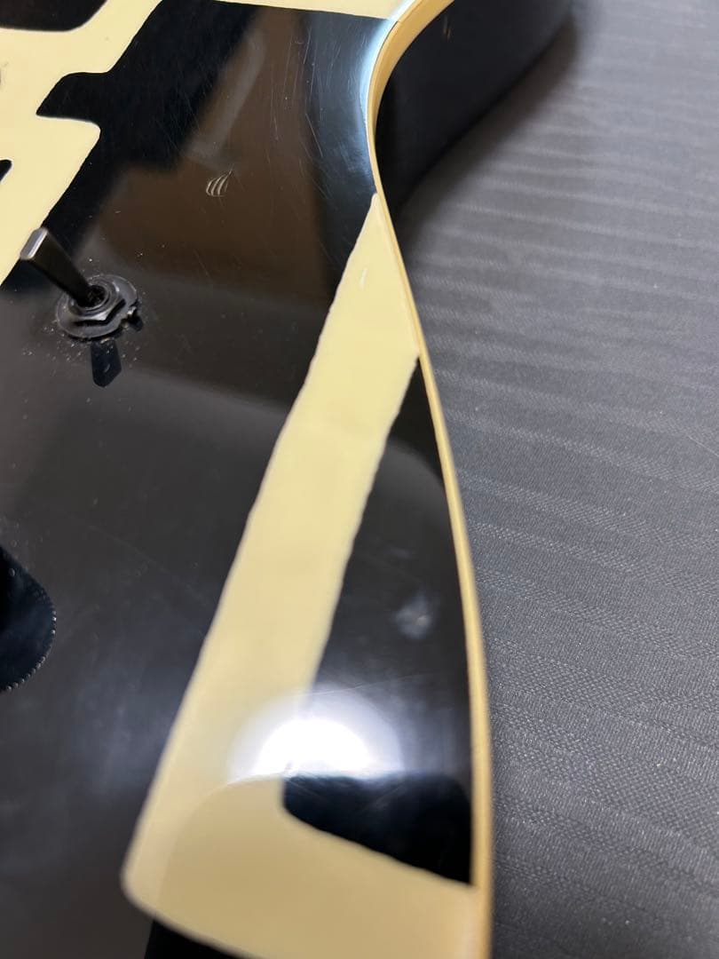 布袋寅泰モデル フェルナンデス