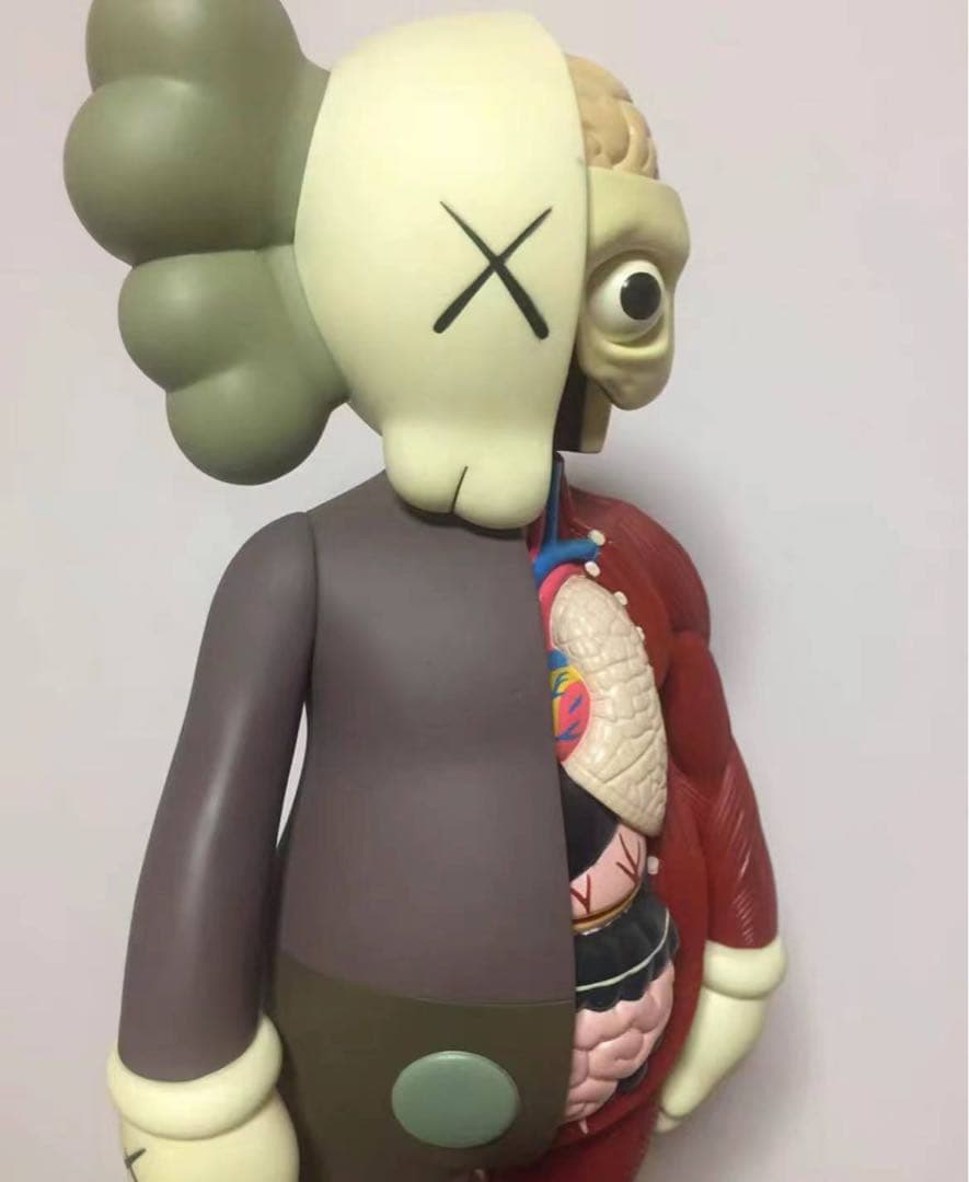 KAWS COMPANION セミ解剖バージョン（2006年版）