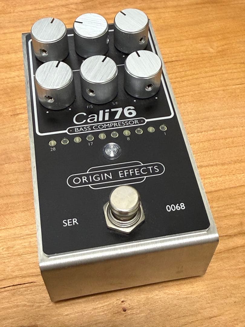 ORIGIN EFFECTS Cali76 Bass Compressor 黒