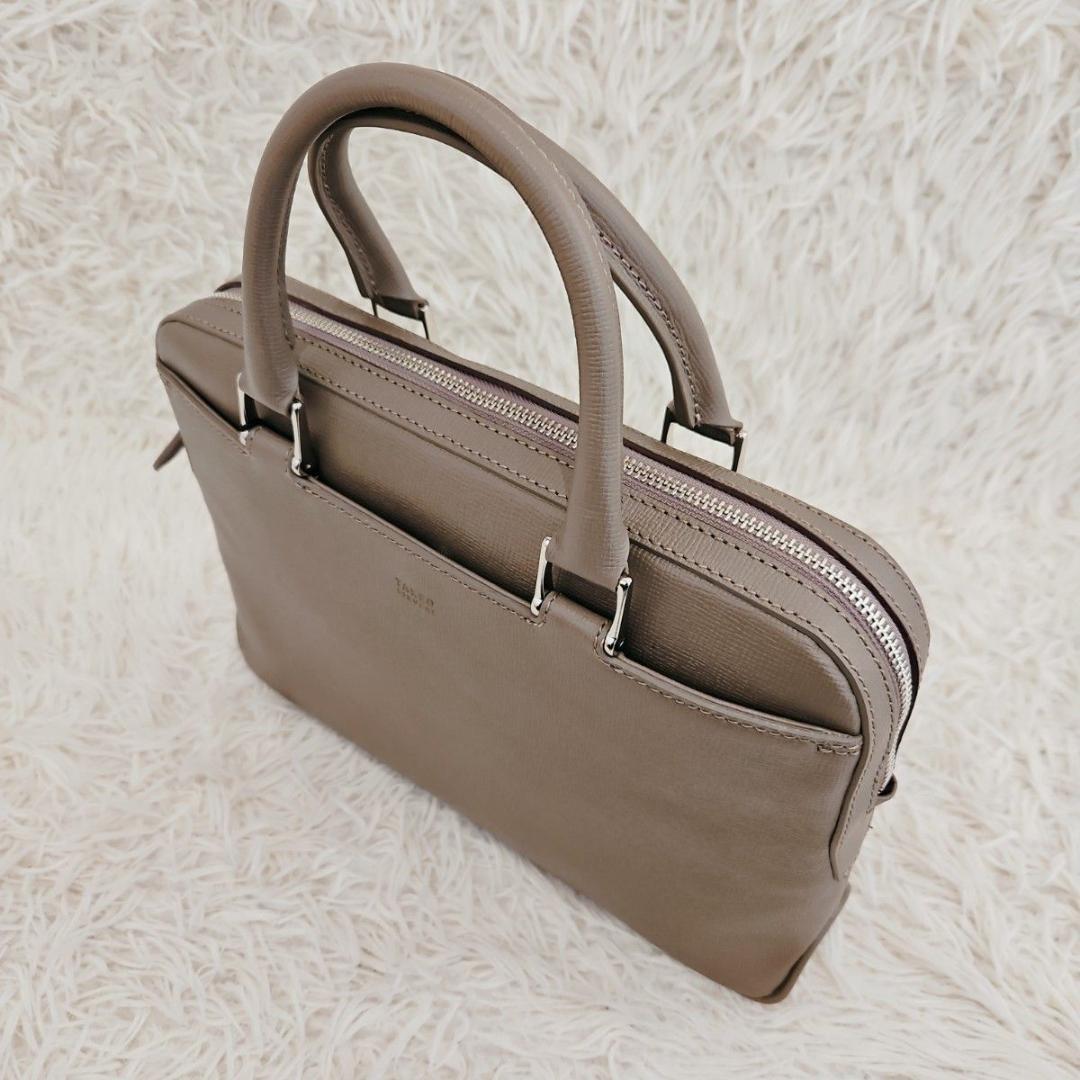 新品 タケオキクチ ビジネスバッグ ブリーフケース レザー A4 ベージュ