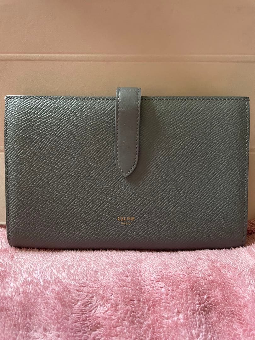 CELINE グレージュ 長財布　ラージストラップウォレット